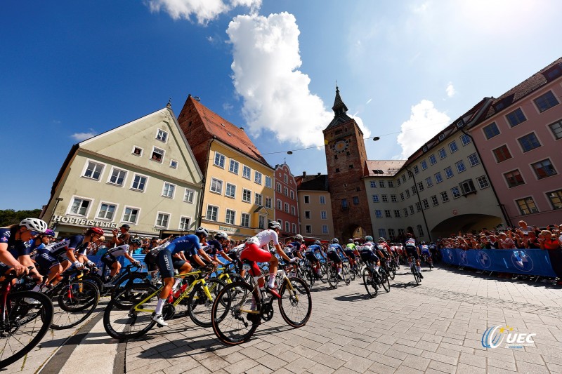 European Championships Munich 2022 - 2022 UEC Road Elite European Championships - Women's Road Race - 21/08/2022 - Scenery - Start - photo Luca Bettini/UEC/SprintCyclingAgency?2022